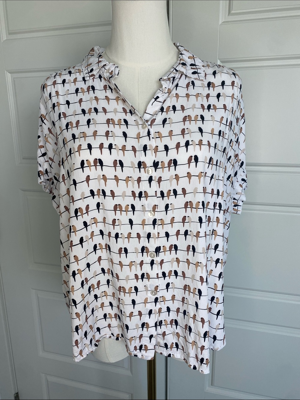 Jane + Delancey Bird Print Rayon Button Up Blouse Large Whimsical Birdcore
